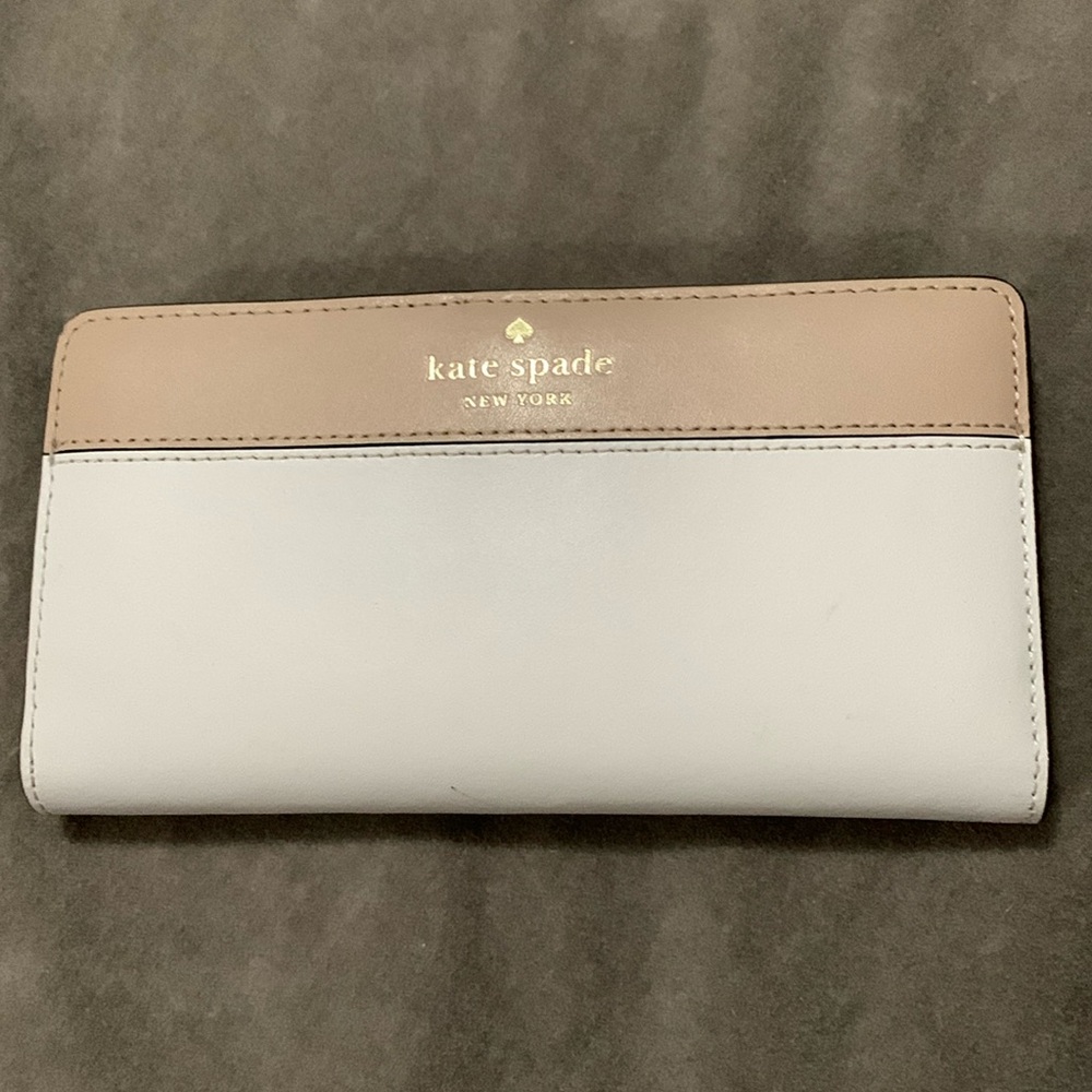 Kate Spade large slim bifold - Picture 1 of 8